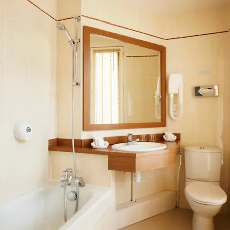 فندق أبولينير