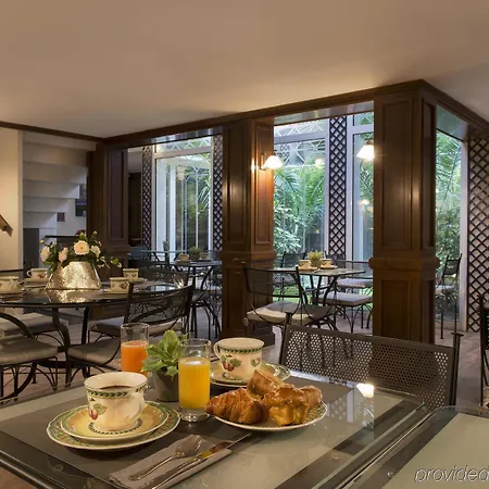 Hotel Apollinaire Paris