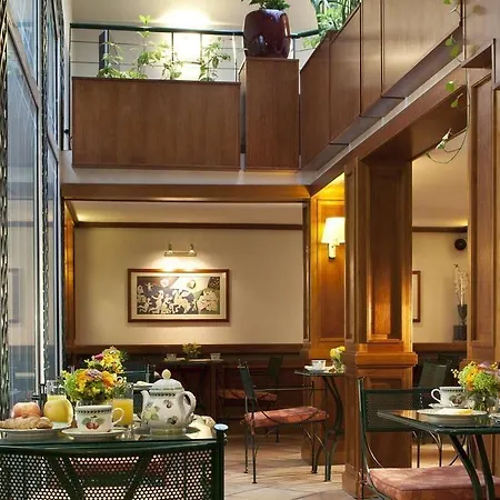 أبولينير فندق باريس