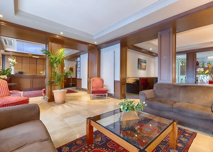 Otel Apollinaire Paris