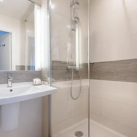 Hotel Apollinaire 3*
