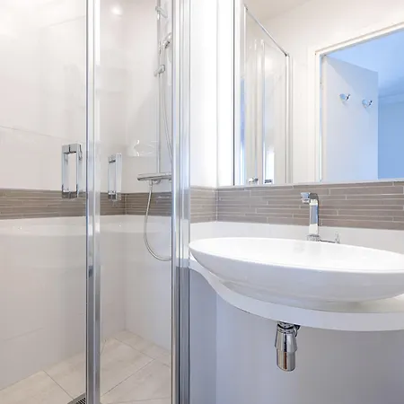 فندق أبولينير 3*