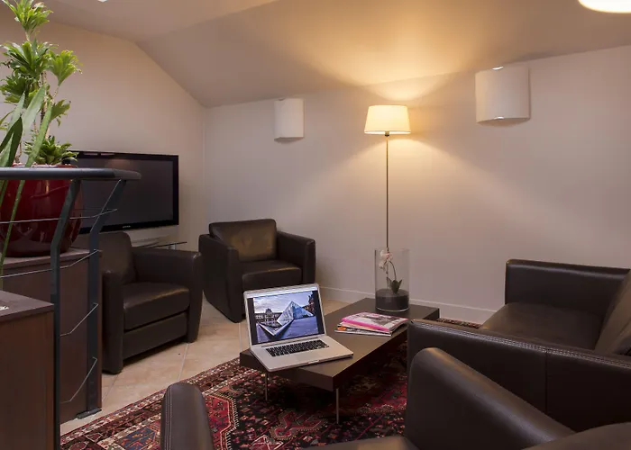 Apollinaire Hotel Parijs