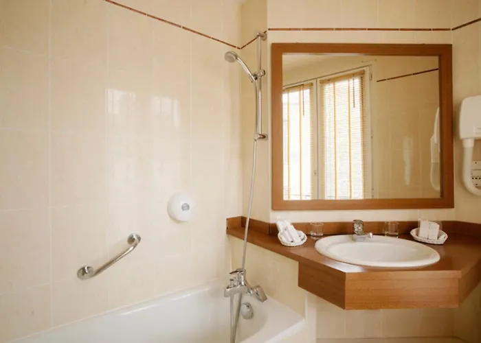 Hotel Apollinaire