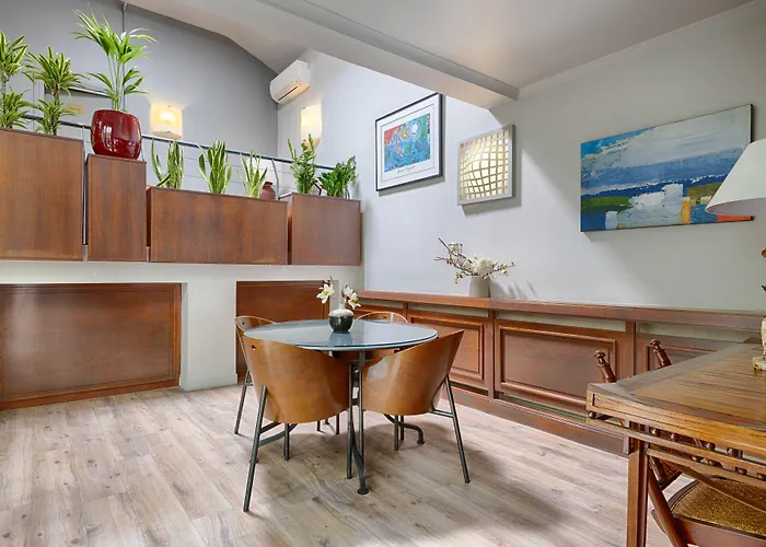 Hotel Apollinaire 3*