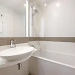 Hotell Apollinaire Paris