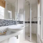 Hotell Apollinaire 3*