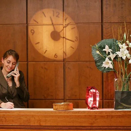 Hotel Apollinaire 3*